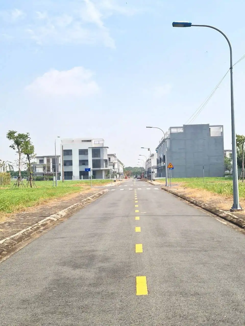 BÁN 02 LÔ LIỀN KỀ ĐÔNG TĂNG LONG 102m2 Chỉ 7,350 TỶ