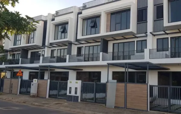 BÁN GẤP NHÀ PHỐ 5×20 KHU ĐÔNG TĂNG LONG BA SON